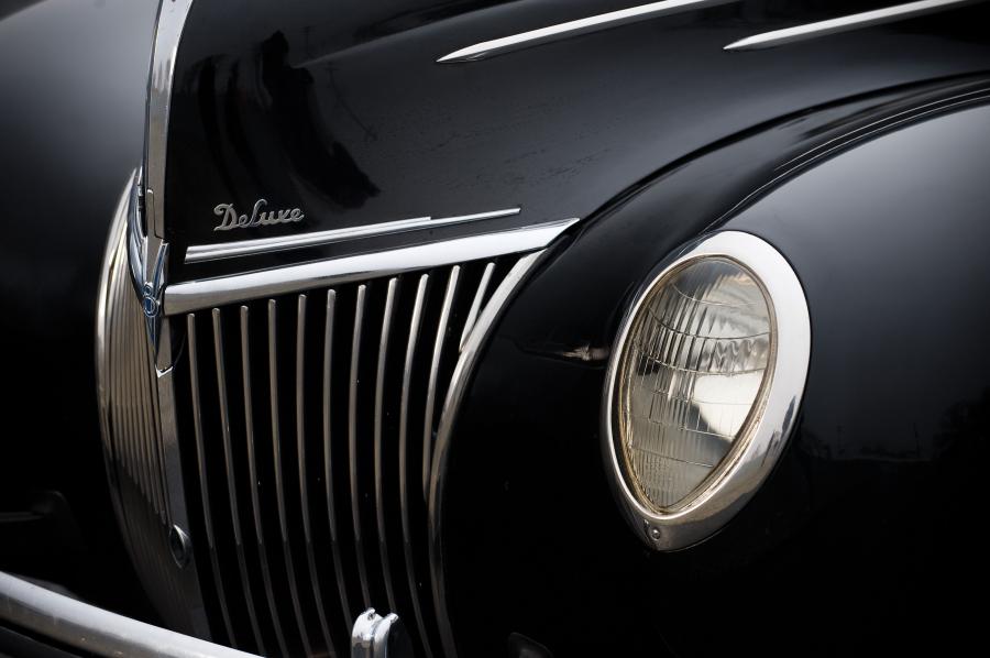  Ford DeLuxe Tudor Sedan 1939 года  (фото 3 из 9)